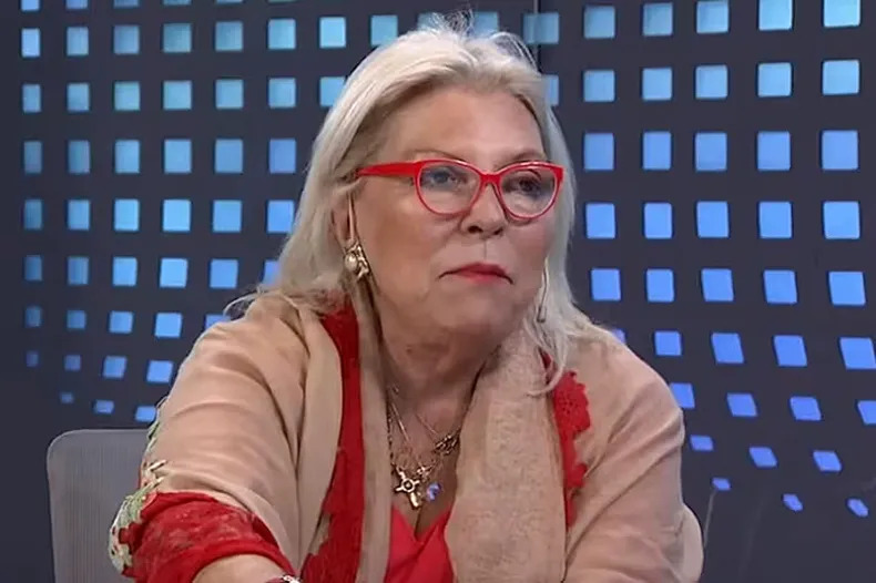 Elisa Carrió acusó a Javier Milei de violar la Constitución y de ser discriminatorio y violento