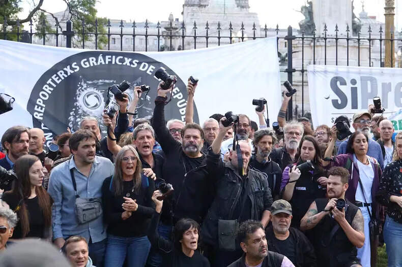 Camarazo frente al Congreso