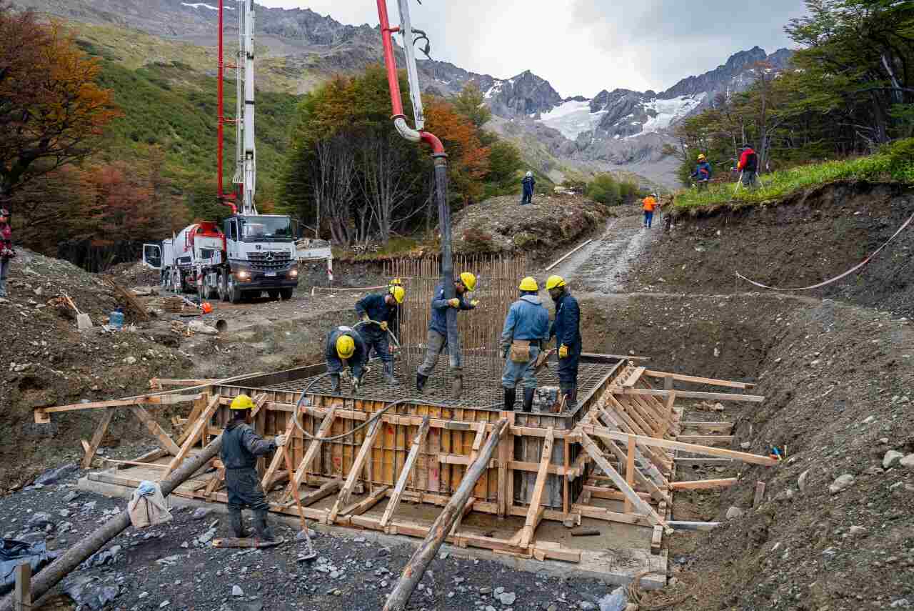 Comenzó la obra de hormigonado para la instalación del medio de elevación en el Glaciar Martial