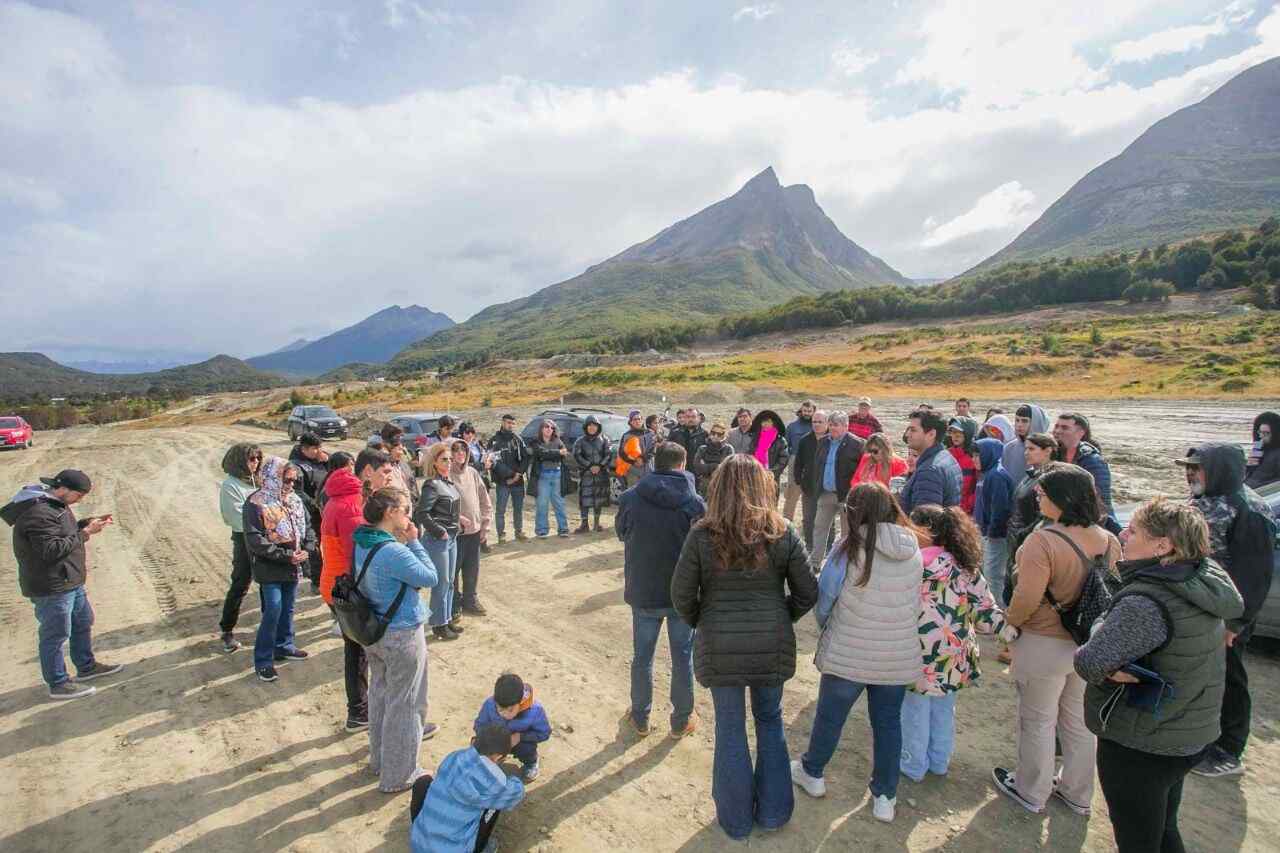 La Municipalidad de Ushuaia entregó lotes a trabajadores nucleados en SOEM